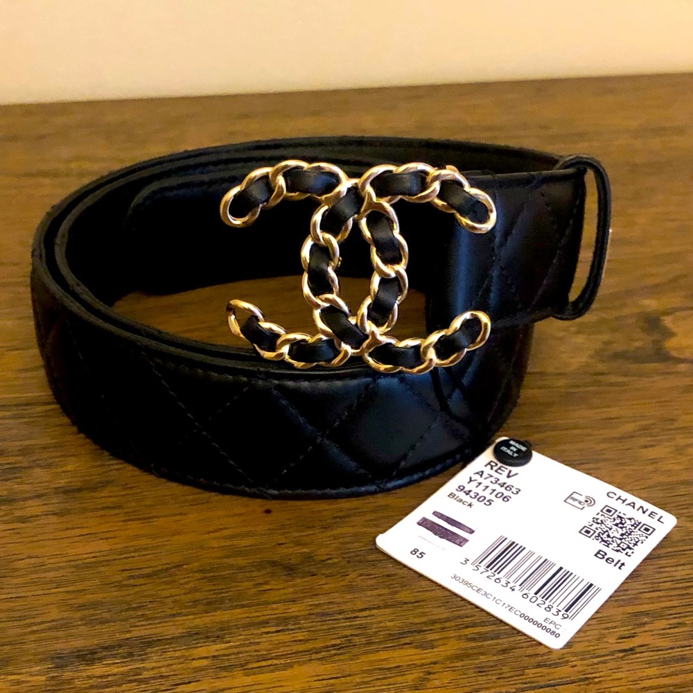 CHANEL calfskin quilted chain logo belt